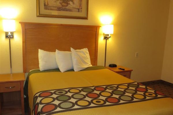 Americas Best Value Inn (Lawrence)